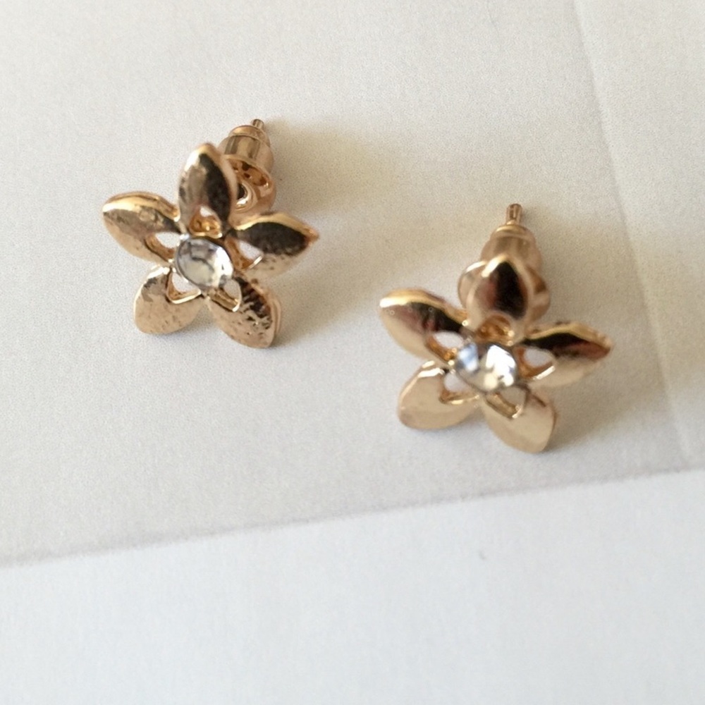 ❤️EXTRA 50% OFF❗️LOFT Flower Gold Diamond Stud Earrings